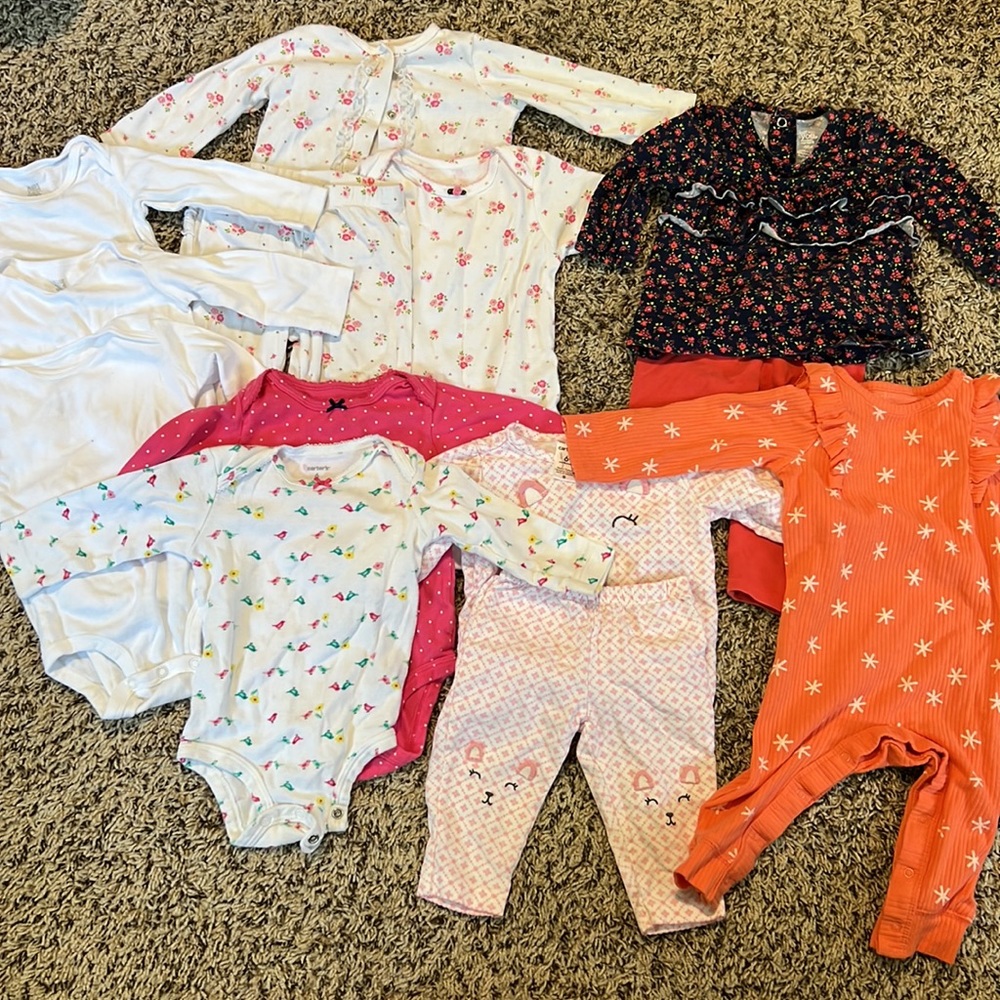 Bundle of 6-9 months baby girl Clothes